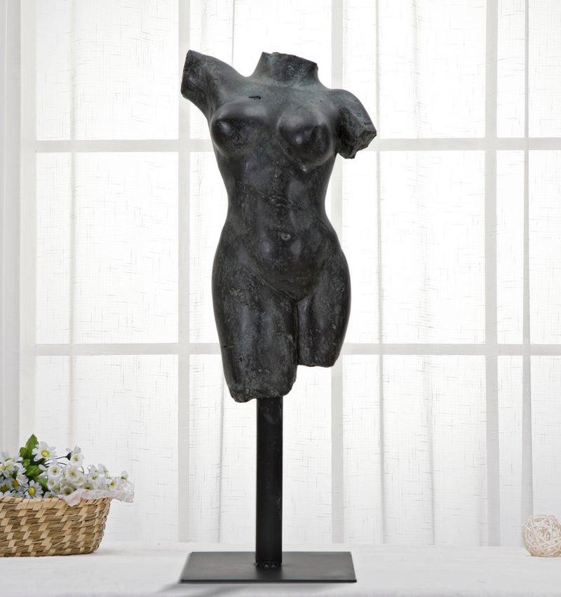 Scultura Museum Woman 19x17x50 cm in Poliresina e Ferro Nero – acquista su  Giordano Shop