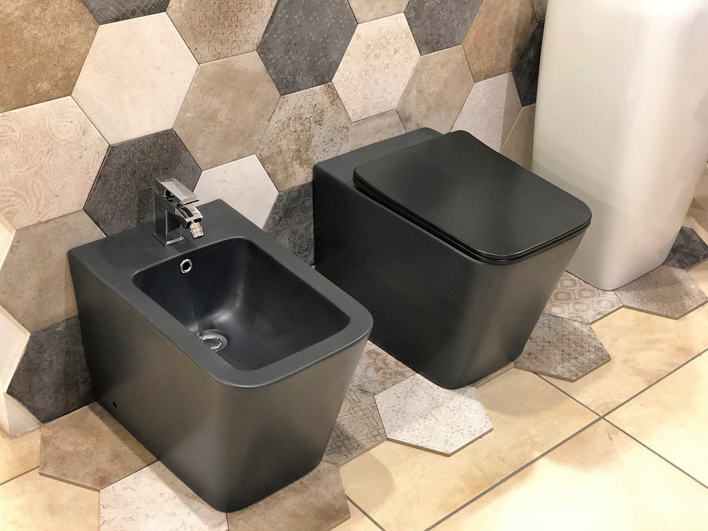 Coppia di Sanitari WC e Bidet Sospesi in Ceramica 48.5x36.5x36.5